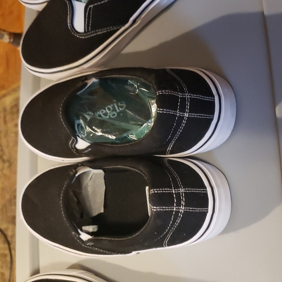 NWT slip on shoes - Picture 2 of 3